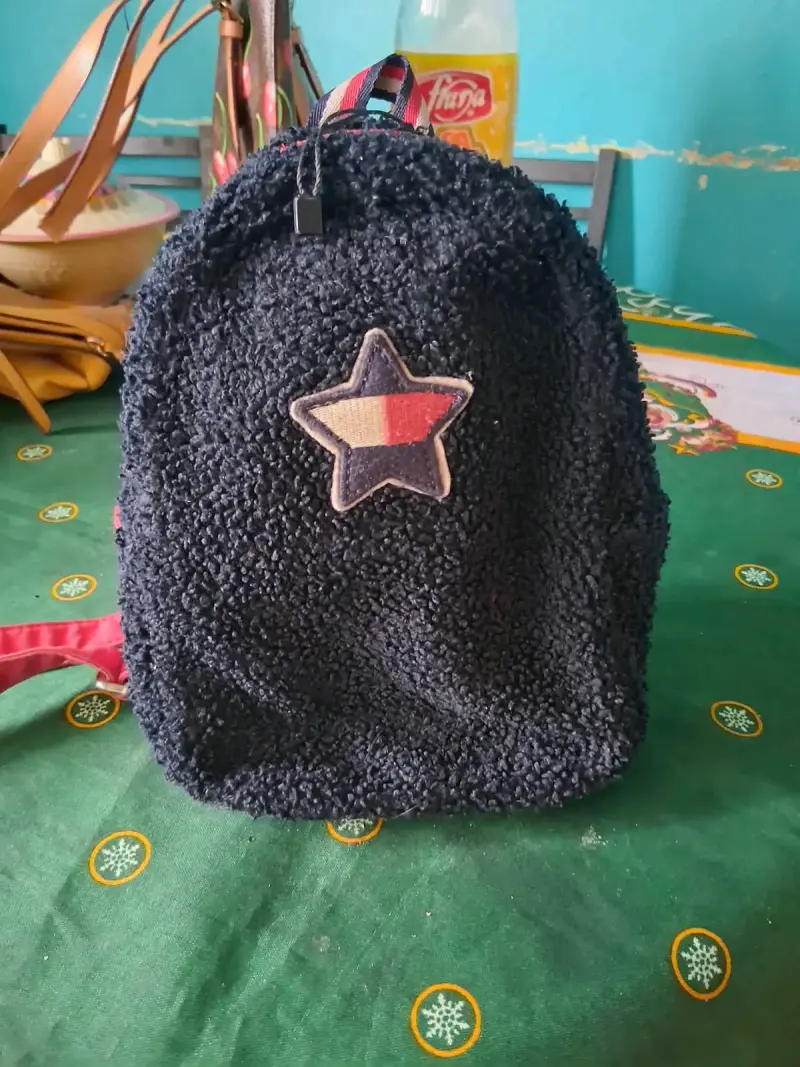 Bolso de mano con diseño artístico colorido - 2