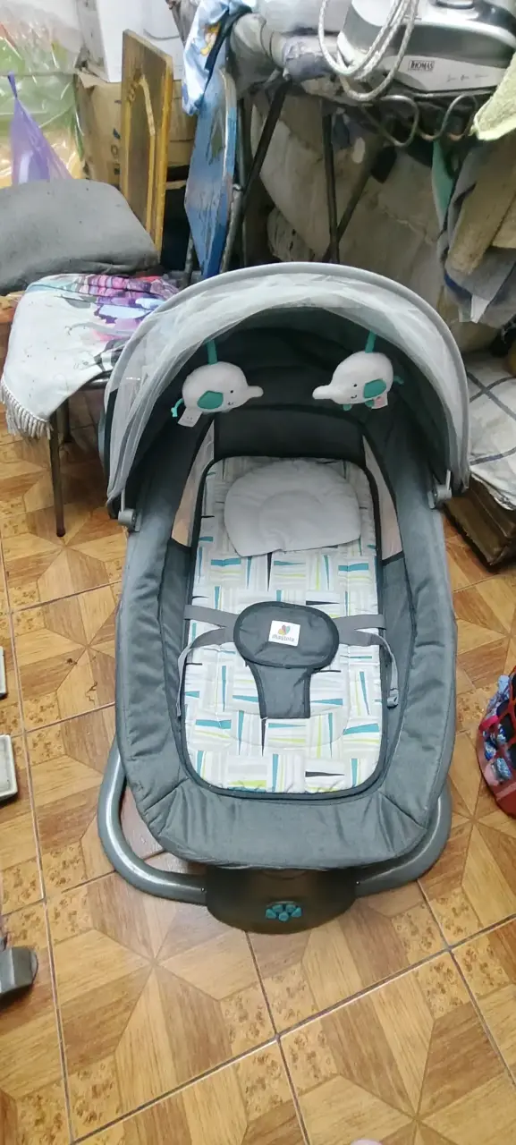 Cuna mecedora para bebé Mastela gris - 2