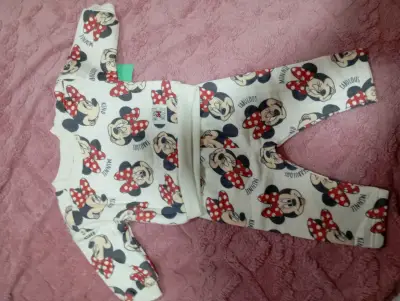 Conjunto de bebé Minnie Mouse - miniatura 1