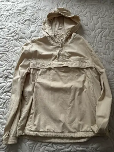 Cortavientos Beige con Capucha Bershka - miniatura 2