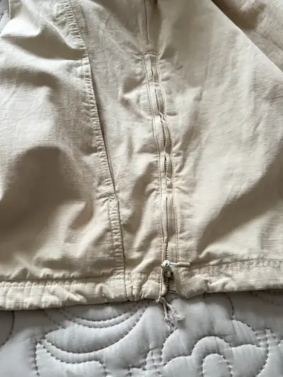 Cortavientos Beige con Capucha Bershka - miniatura 5