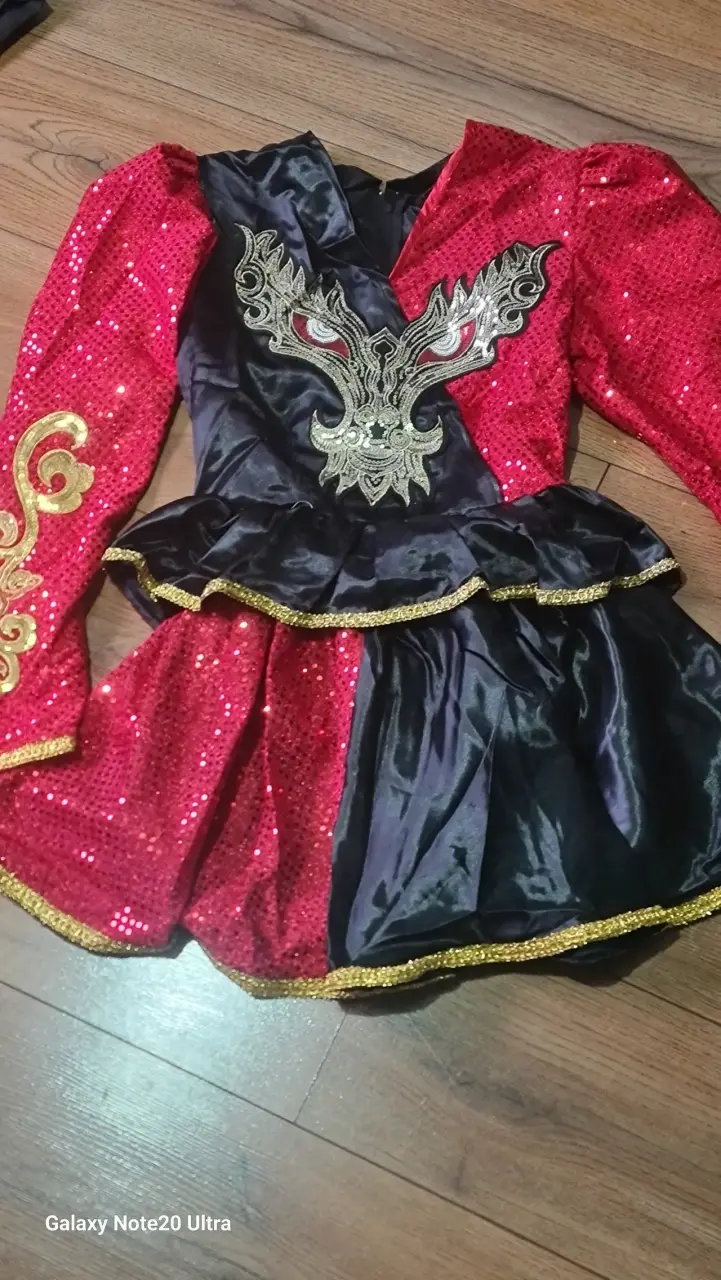Disfraz de Baile con Lentejuelas Rojas y Negras - 1