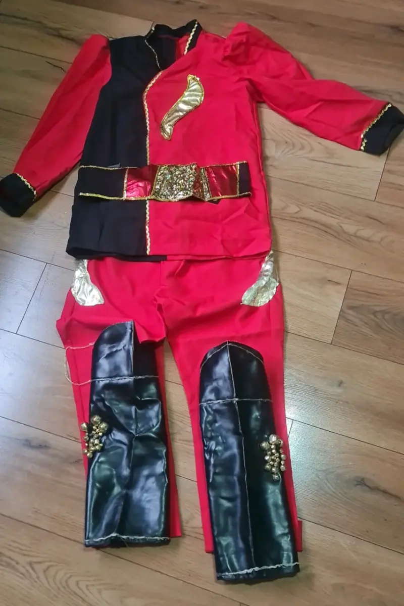 Disfraz de Baile con Lentejuelas Rojas y Negras - 2