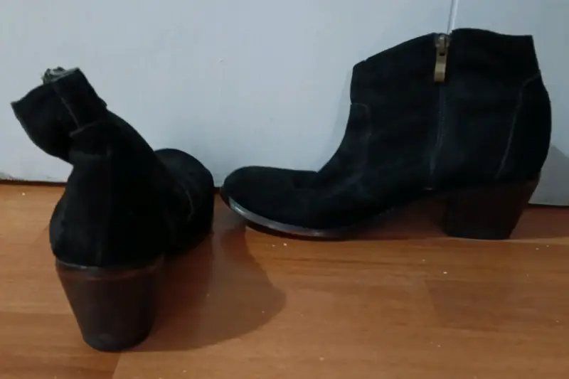 Botines negros de gamuza con cierre lateral 39 - 2