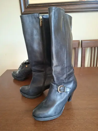 Botas de cuero negras con tacón alto - miniatura 2