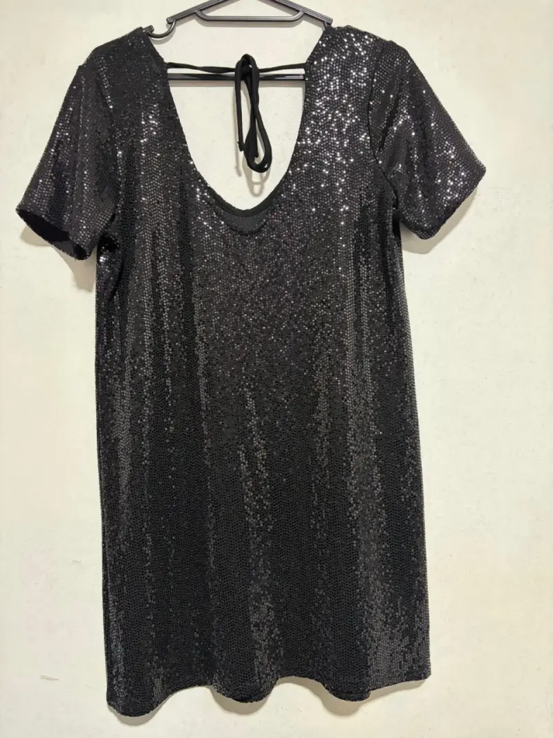 Vestido corto negro con lentejuelas brillante - 2