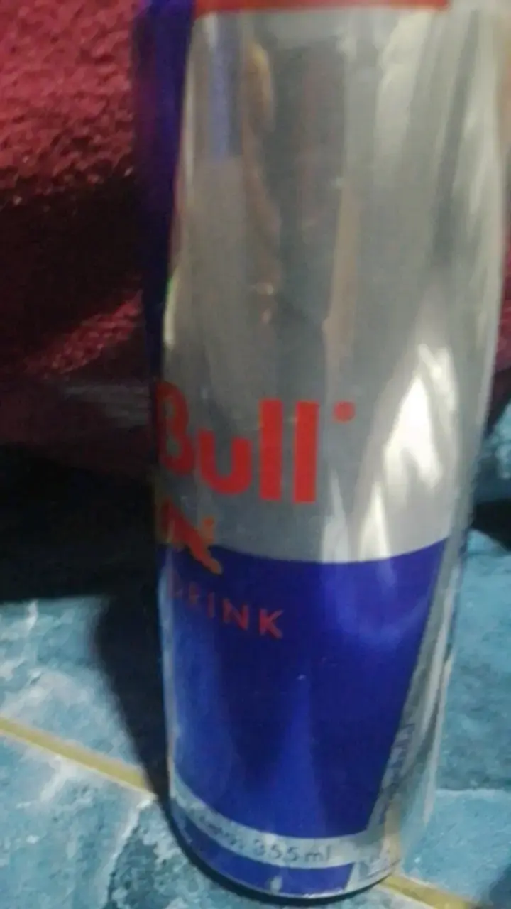 Lata de red bull vacía - 1