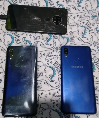 Teléfonos Samsung y Nokia - miniatura 1