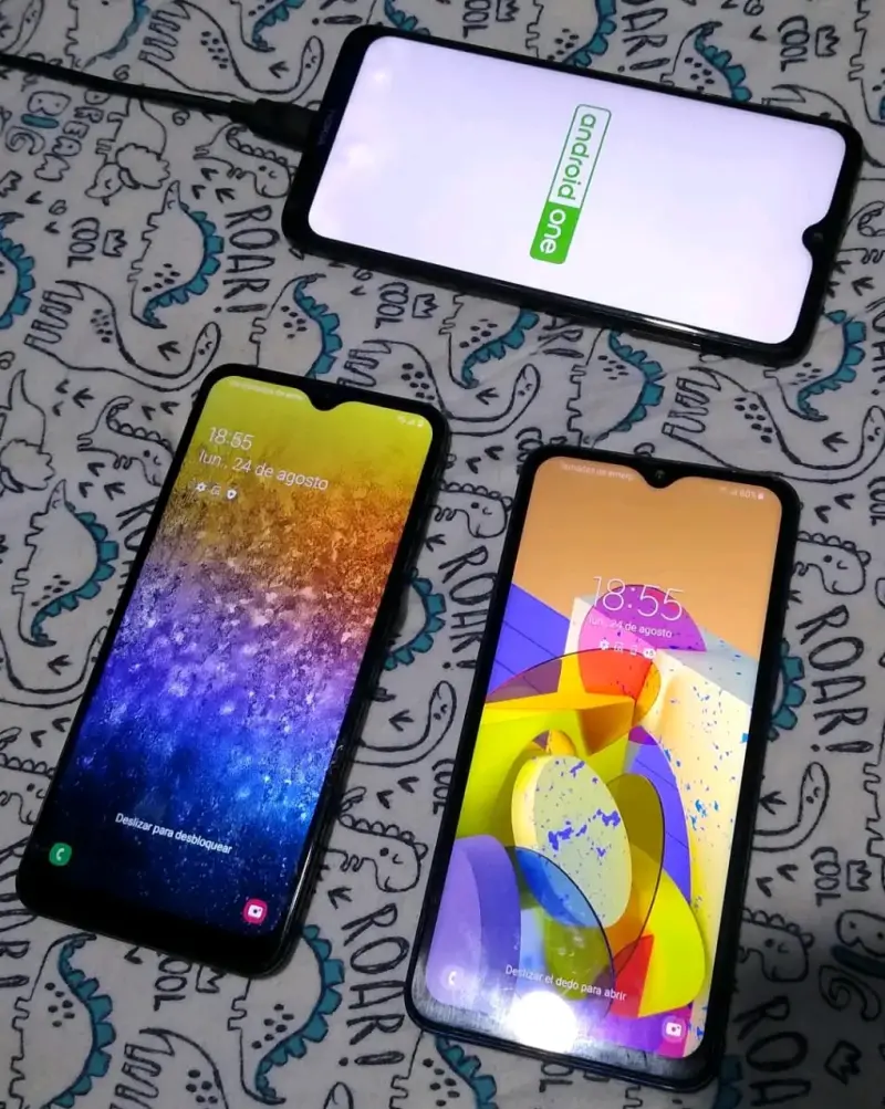 Teléfonos Samsung y Nokia - 2