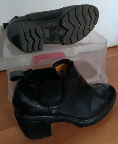 Botines Caterpillar de cuero negro con tacón grues - miniatura 2