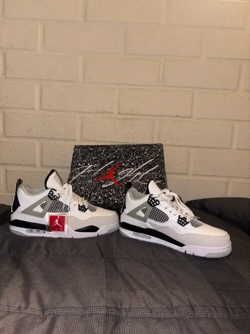 Zapatillas Air Jordan Retro 4 Military Black - 1