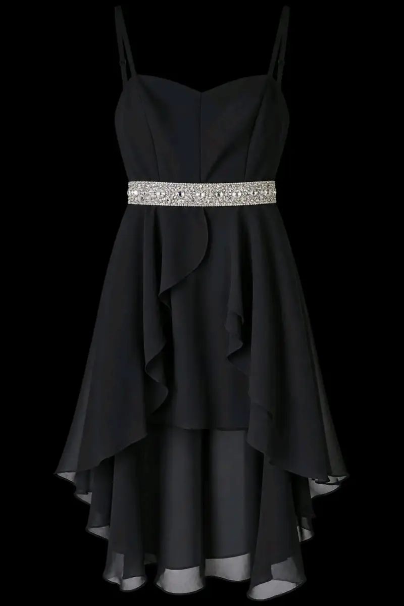 Vestido de noche negro con cinturón de pedrería