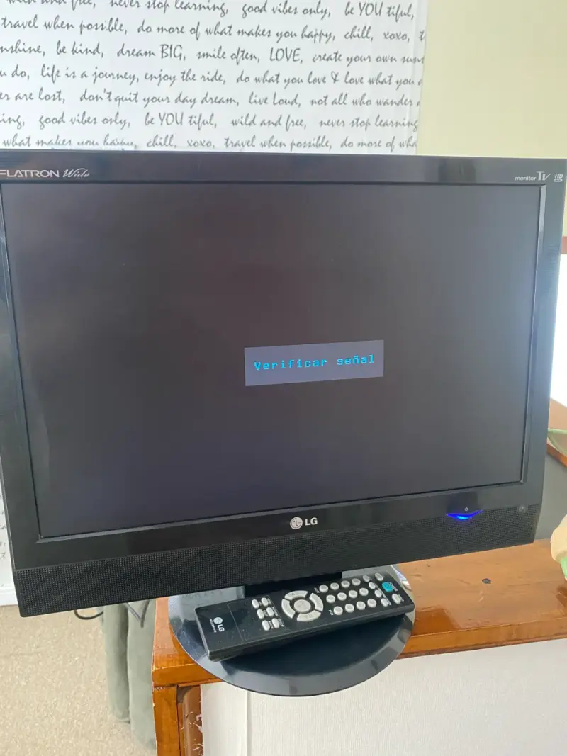 Monitor TV LG Flatron con control remoto - 1