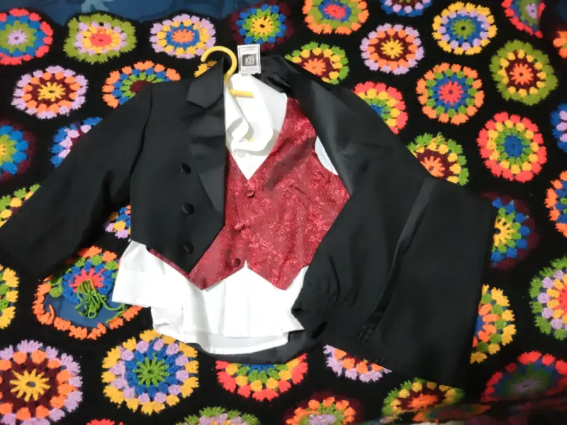 Traje de etiqueta para niño con chaleco rojo - 1