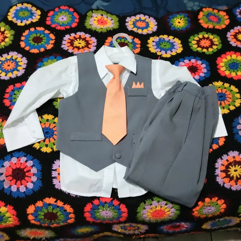 Traje formal para niño con corbata naranja - 1