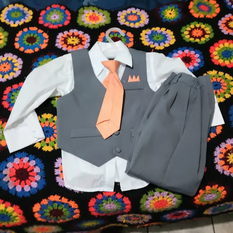 Traje formal para niño con corbata naranja - 2