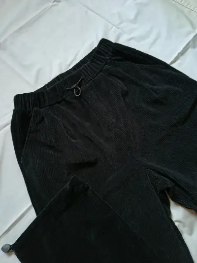 Pantalón estilo buzo cotelé negro talla XS - miniatura 5