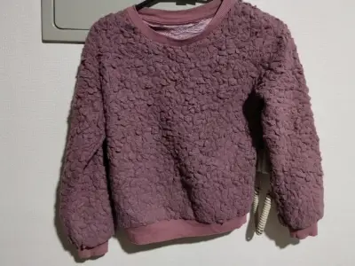 Suéter de felpa morado para mujer - miniatura 1