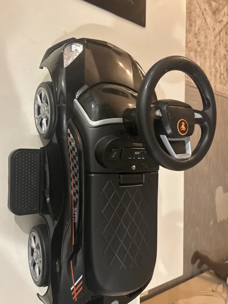 Auto Lamborghini a batería con luz y acelerador - 1