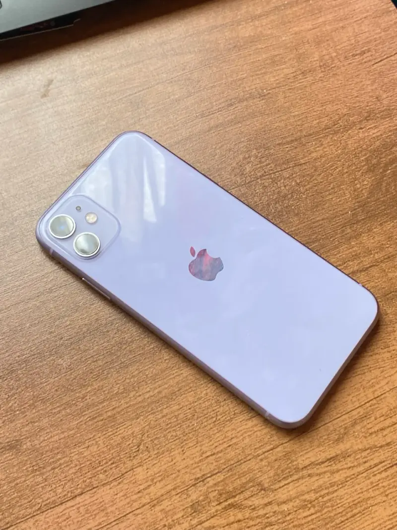 iPhone 11 128gb Morado 100% batería - 1
