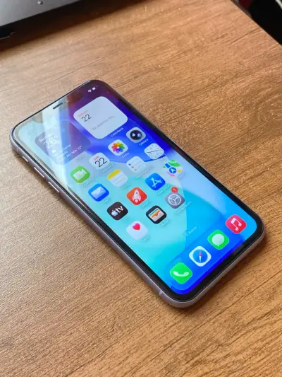 iPhone 11 128gb Morado 100% batería - miniatura 3