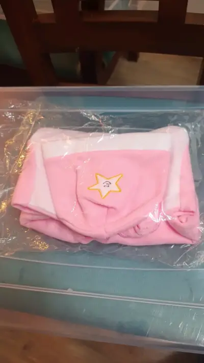 Conjunto de bebé rosado con gorro y bordados - miniatura 3