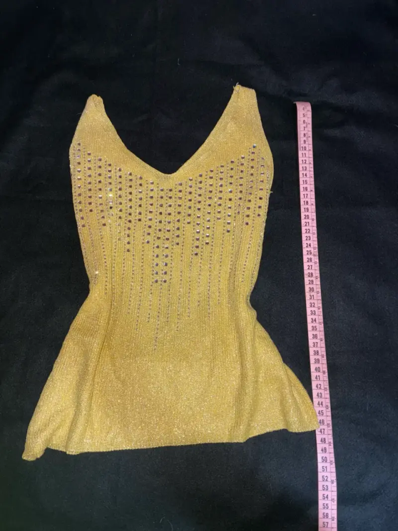 Top amarillo con lentejuelas - 2