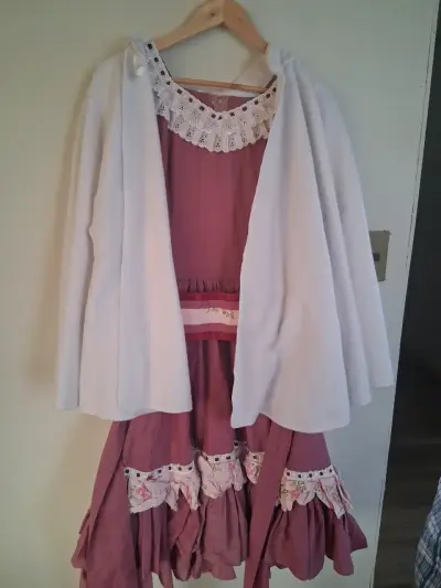 Vestido estilo vintage con encaje y lazo - miniatura 1