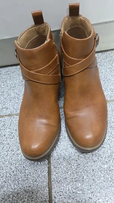 Botines de cuerina PU marrón con hebilla - miniatura 1
