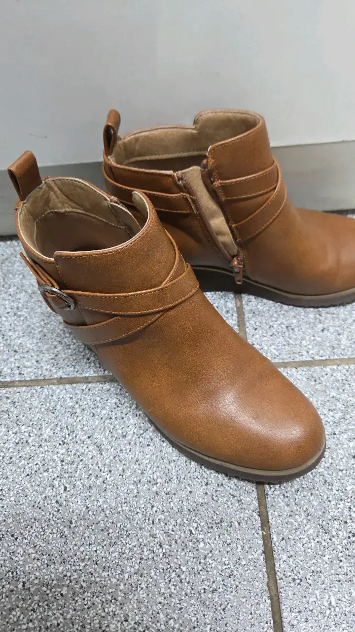 Botines de cuerina PU marrón con hebilla - 2