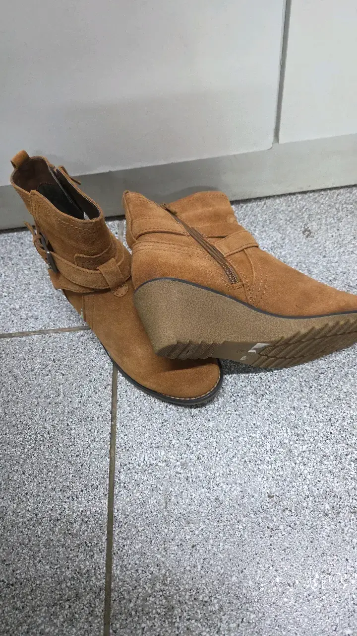 Botines de gamuza marrón con hebilla lateral - 3