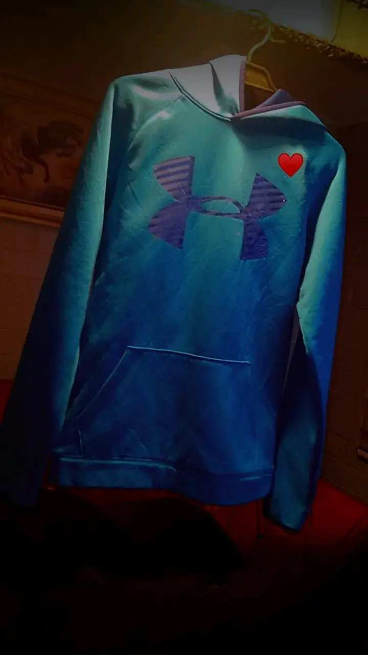 Polerón azul Under Armour con capucha