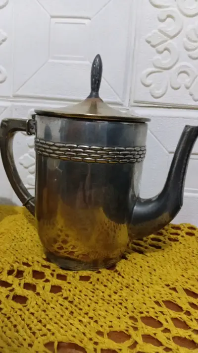 Juego de té vintage de metal con detalles decorativos - miniatura 6