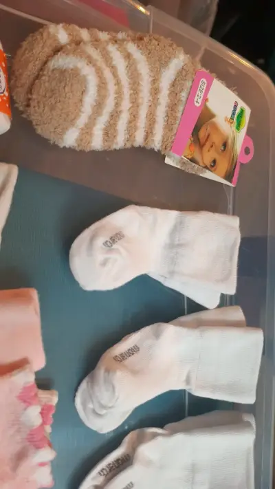 Set de calcetines para bebé en varios colores - miniatura 5