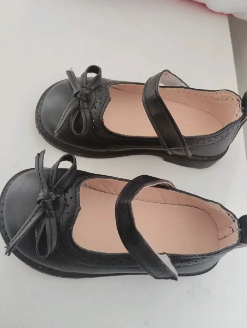 Zapatos de niña negros con lazo - 1
