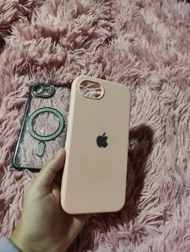 Set de 3 carcasas para iPhone 16e con diseño - 3
