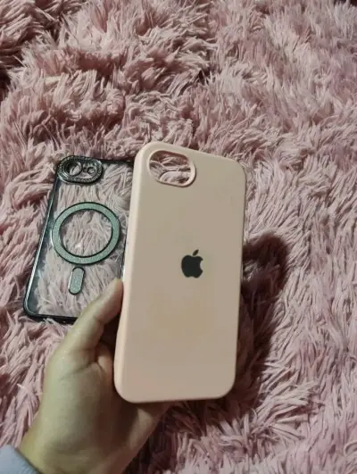 Set de 3 carcasas para iPhone 16e con diseño - miniatura 3