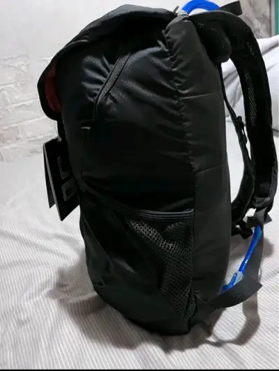 Mochila CamelBak negra Nueva - miniatura 4