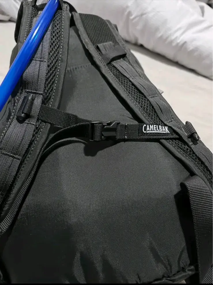 Mochila CamelBak negra Nueva - 5