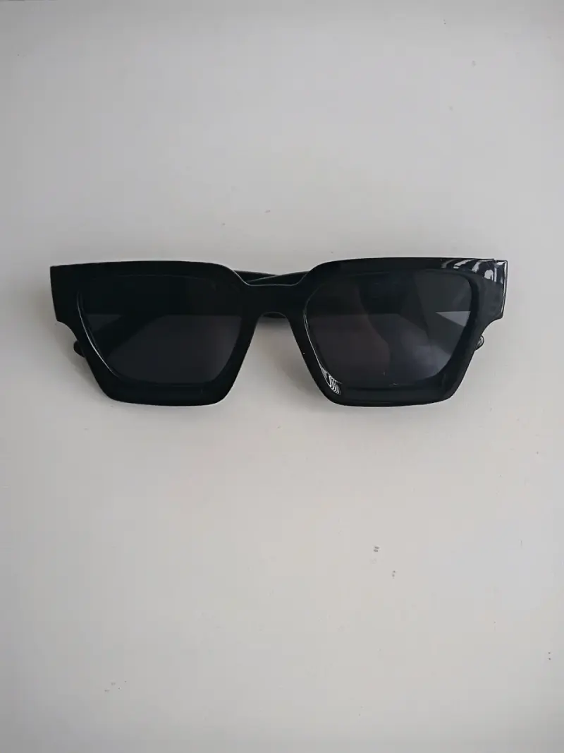 Gafas de sol negras estilo cuadrado - 1