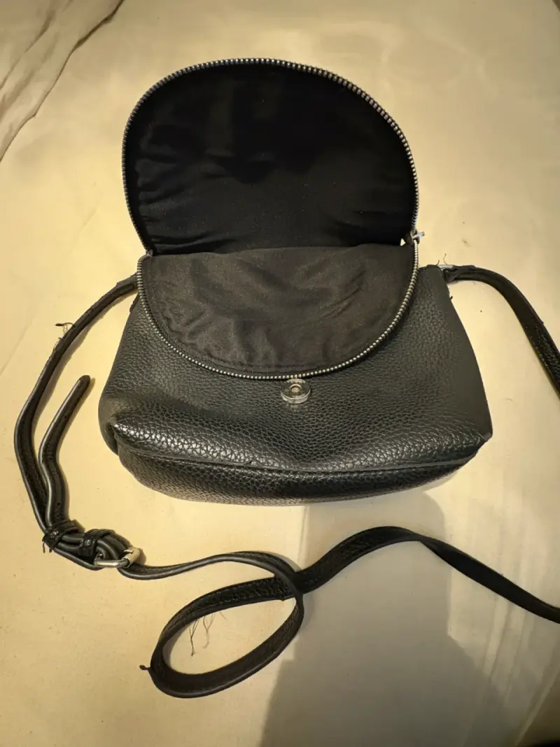 Cartera cruzada negra de cuero sintético elegante - 3