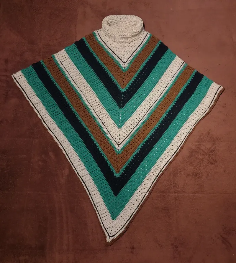 Poncho tejido a crochet multicolor - 1