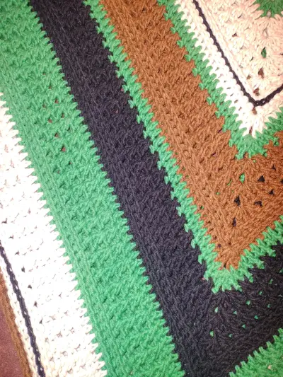 Poncho tejido a crochet multicolor - miniatura 5