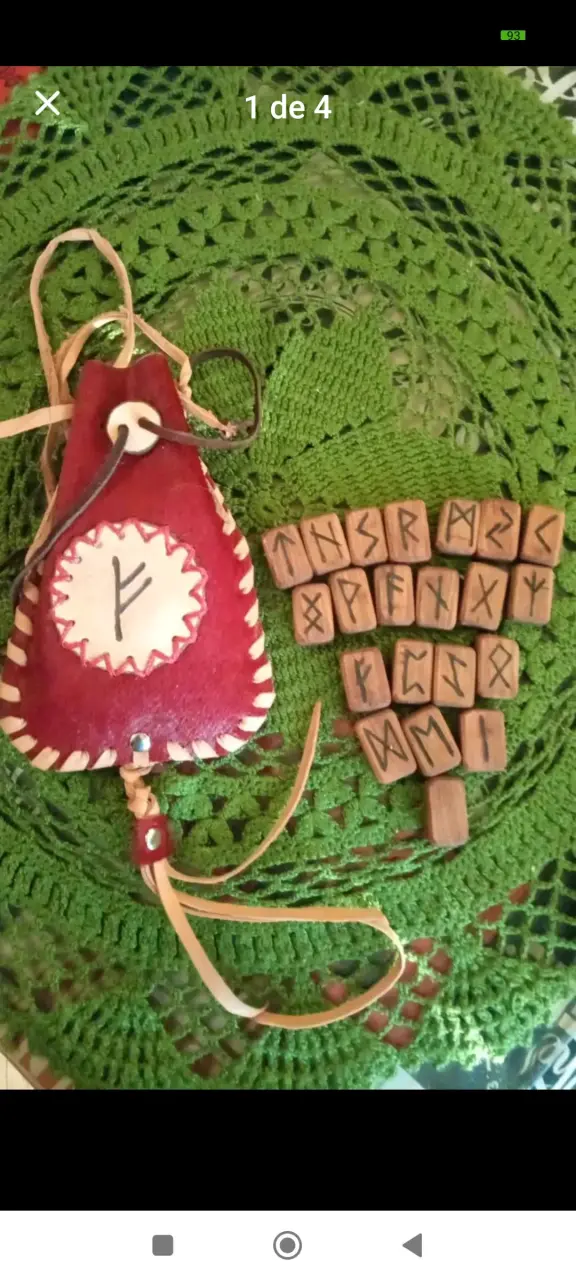 Juego de runas de madera con bolsa de cuero - 1