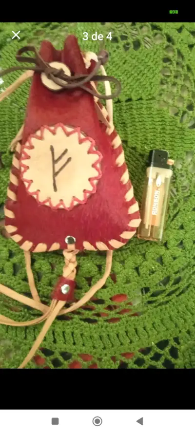 Juego de runas de madera con bolsa de cuero - miniatura 2