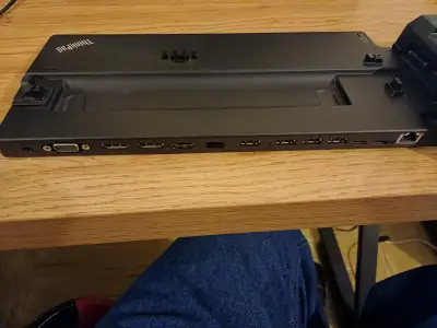 Docking station Lenovo ThinkPad con llave y cargad - miniatura 3