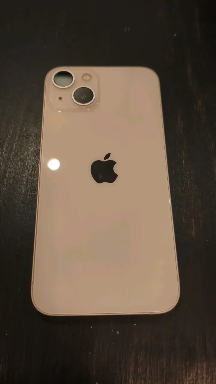 iPhone 13 128GB. Batería al 87% en buen estado - 5