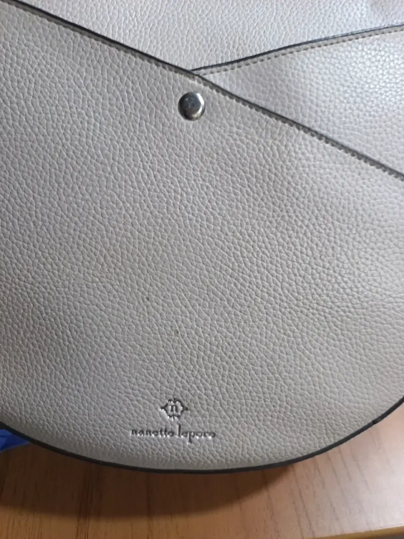 Bolso  beige / taupe  con diseño moderno - 6