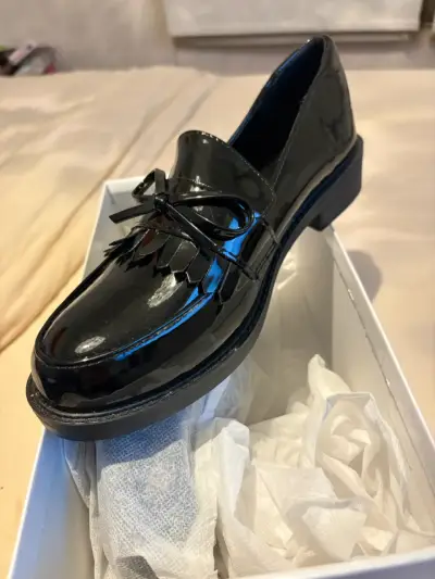 Mocasines de charol negros con flecos - miniatura 1