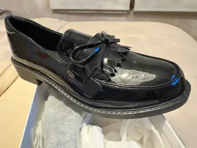 Mocasines de charol negros con flecos - miniatura 2
